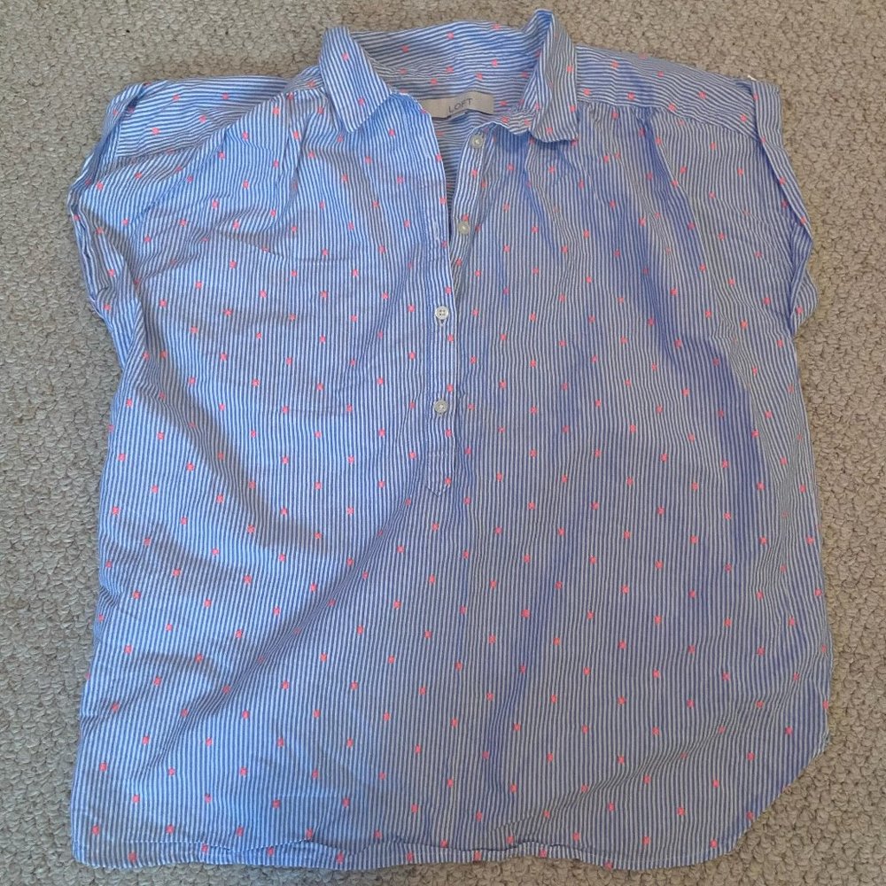LOFT Button Up shirt Size: M